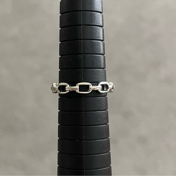 🩵 3/$15 🩵 Chain Ring - Picture 2 of 2